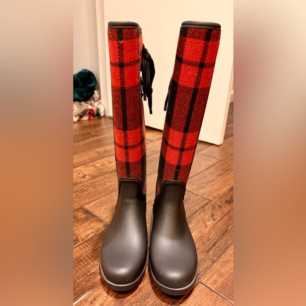 Coach Red and Black Plaid Winter Boots Size 8B.